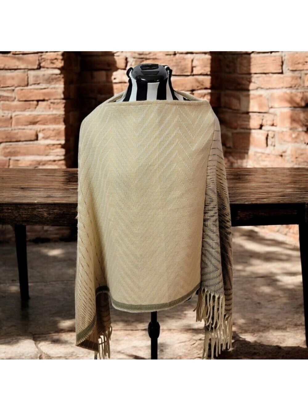 Fadivo Women's Soft Fringed Poncho Size OS - New w Tags